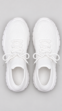 Women's Lightweight Mesh Trainers – image 2