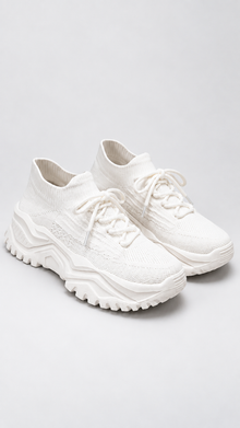 Women's Lightweight Mesh Trainers – image 1