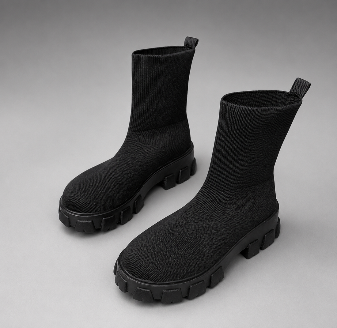 Women's Fur Lined Stretch Ankle Boots in Black