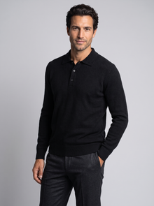 Men's Merino Wool Cashmere Knitted Polo in Black – three-quarter view