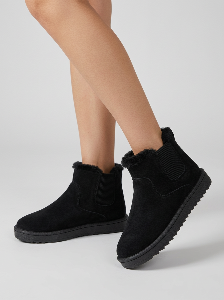 Women's Waterproof Insulated Winter Boots in Black