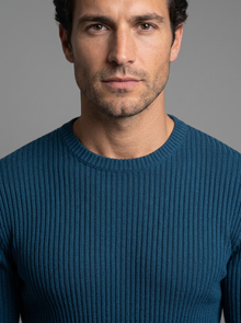 Men's Slim Fit Ribbed Crew Neck Jumper in Navy – close-up