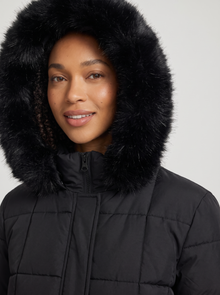 Women's Faux Fur Collar Puffer Jacket in Black - hood and zip detail