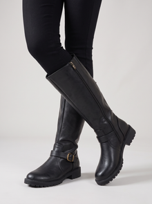 Women's Heeled Boots – Retro Low Heel Boots in Black