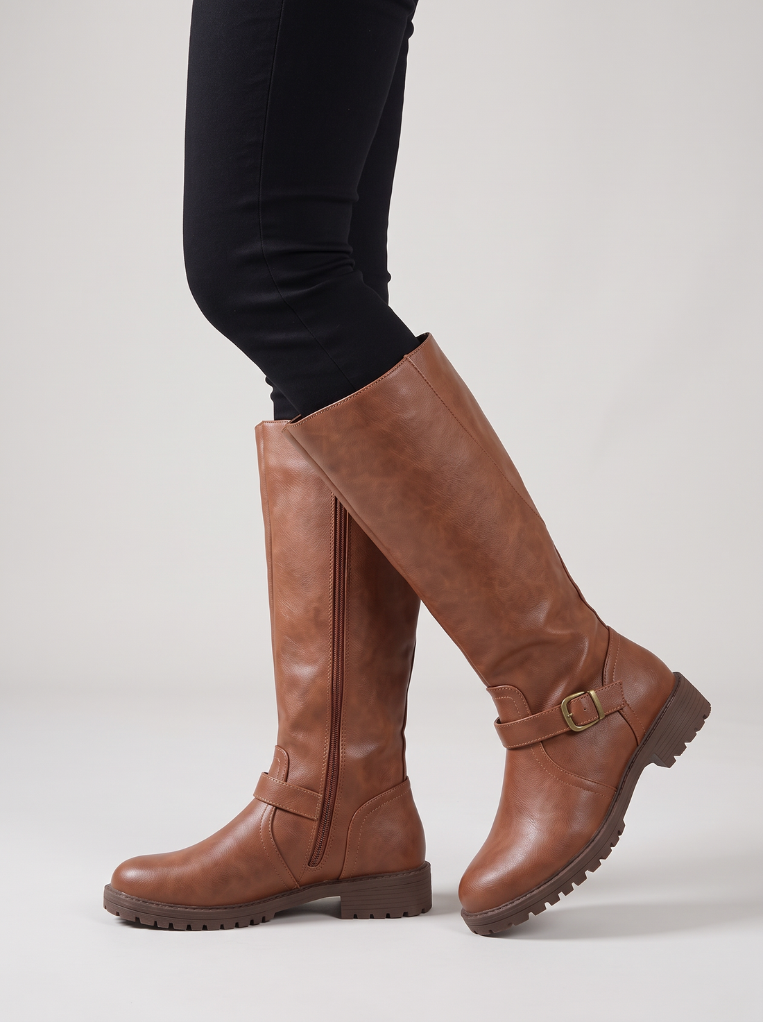 Women's Heeled Boots – Retro Low Heel Boots in Brown – front view