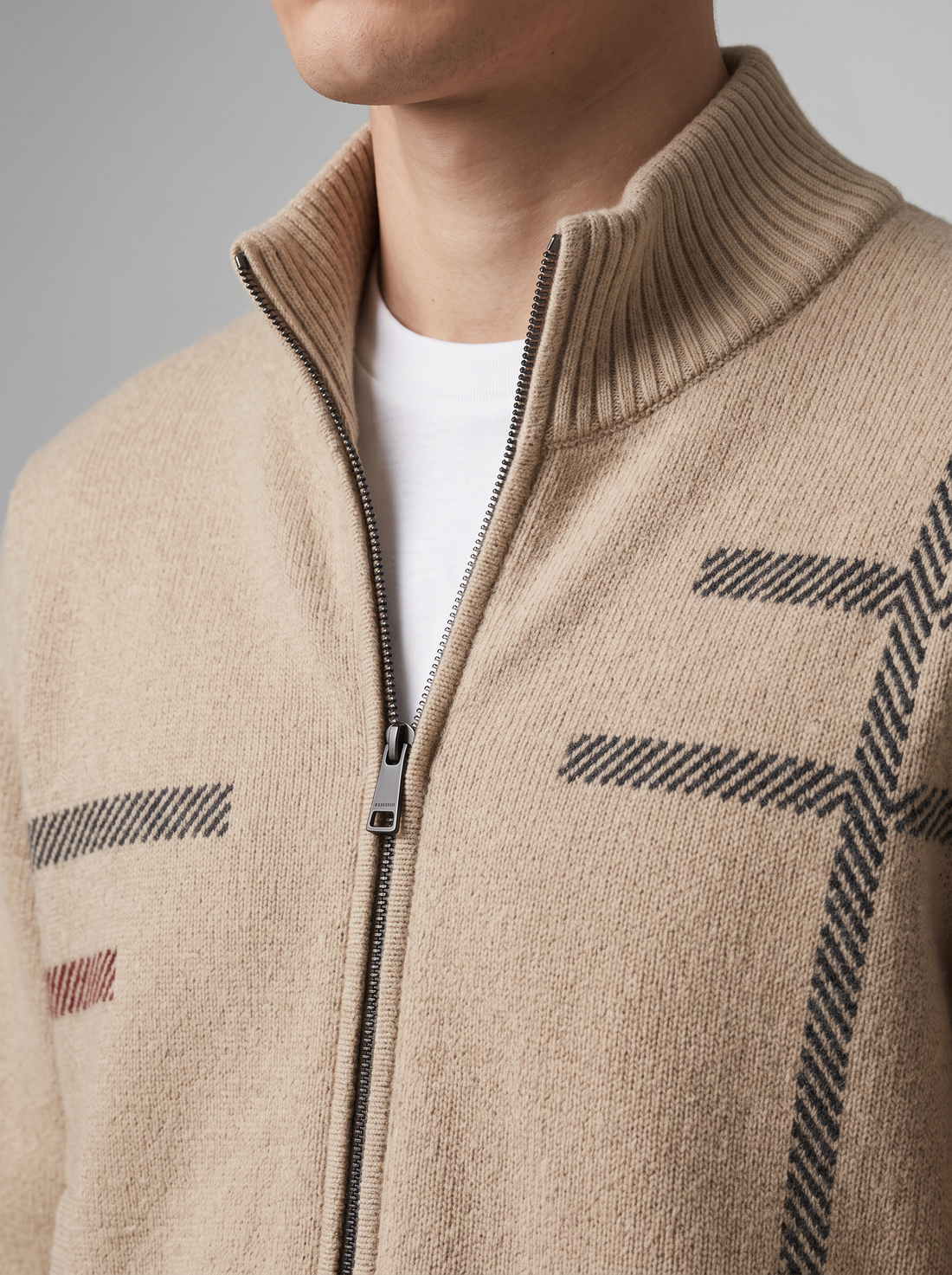 Men's Zip Up Cardigan in Beige – collar and stripe close-up
