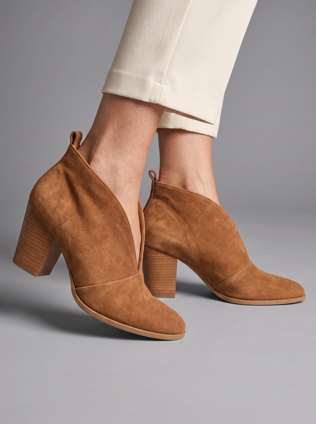 Women's Ankle Boots in Tan – V-cut and block heel close-up