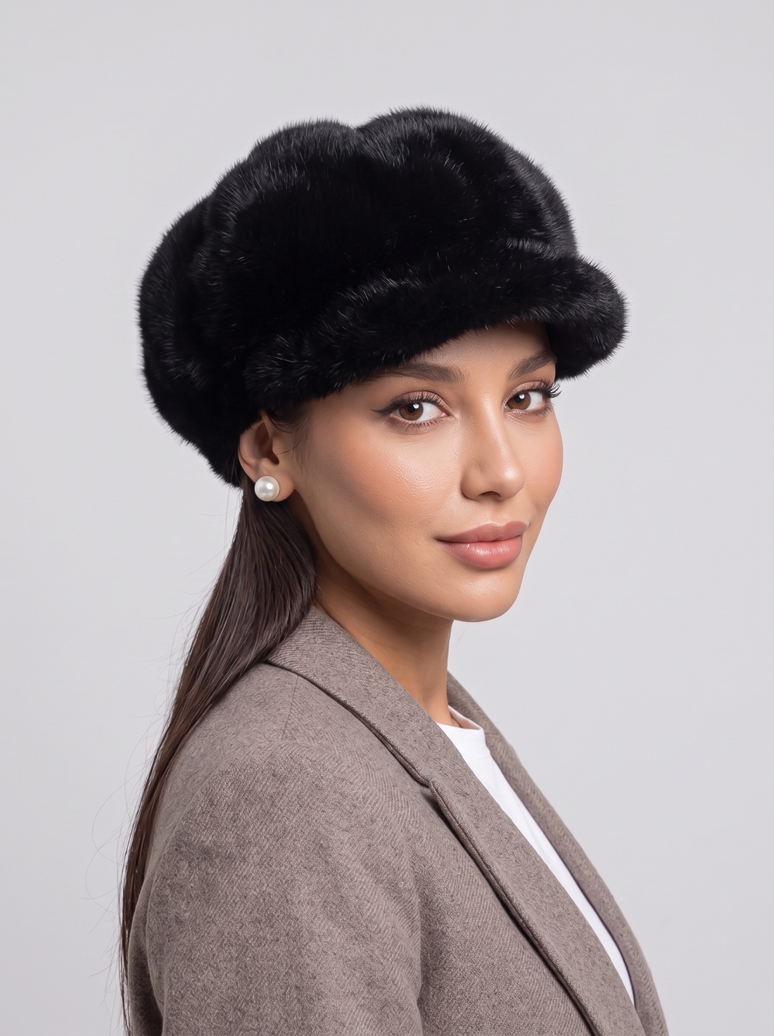 Women's Faux Fur Hat in Black
