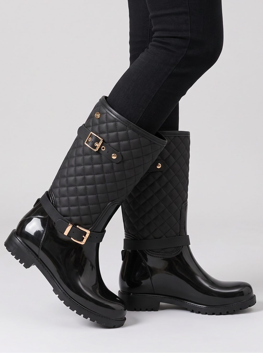 Women's Wellies in Black – side view