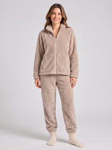 Sherpa zip jacket and joggers – full length front