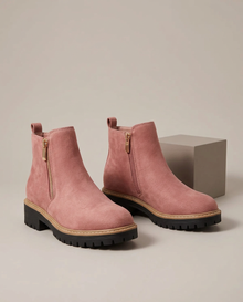 Women's waterproof orthopaedic ankle boots in pink