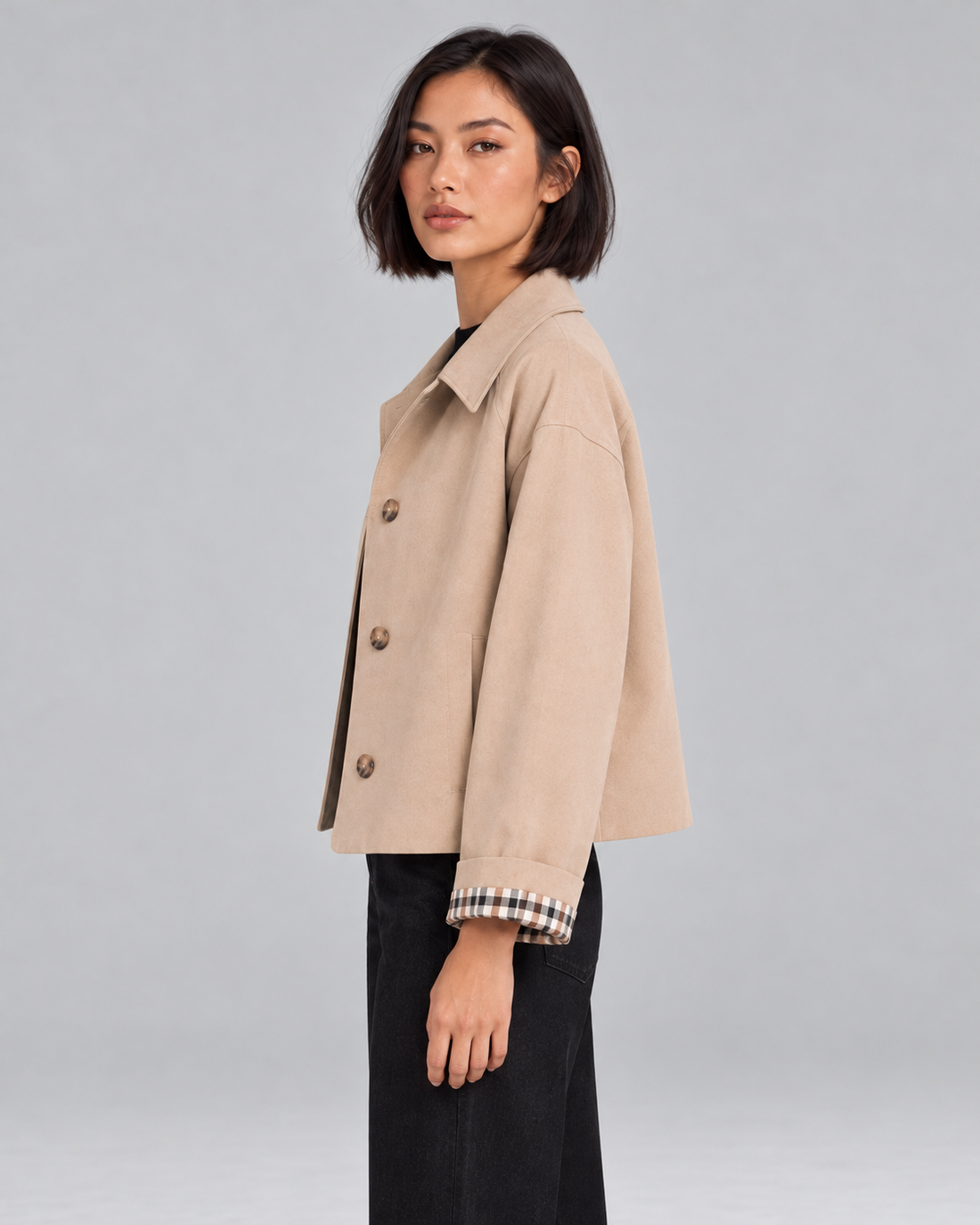 Women's cropped trench jacket with plaid lining in beige – side view